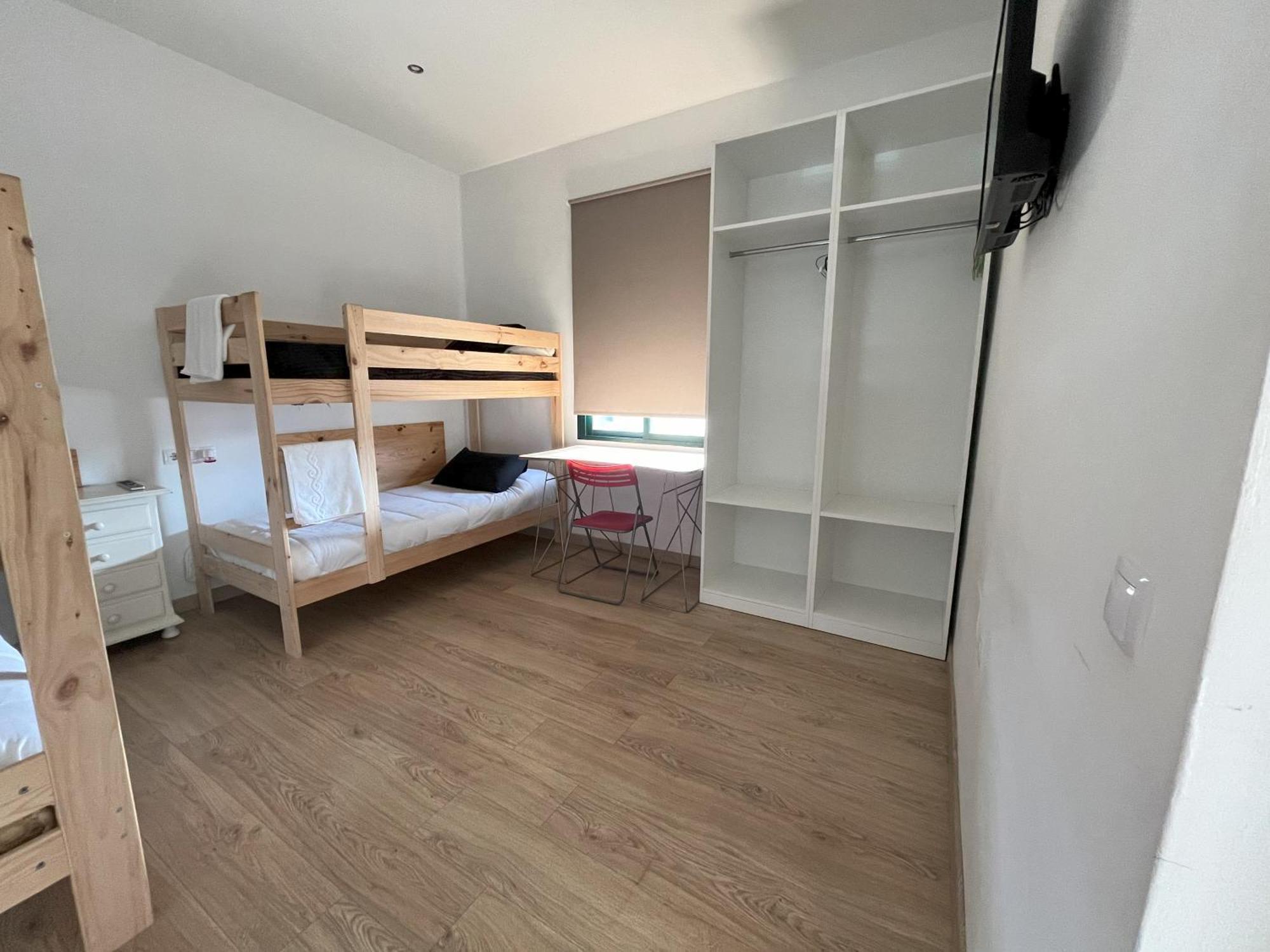 Pension Galicia Бадахос Экстерьер фото