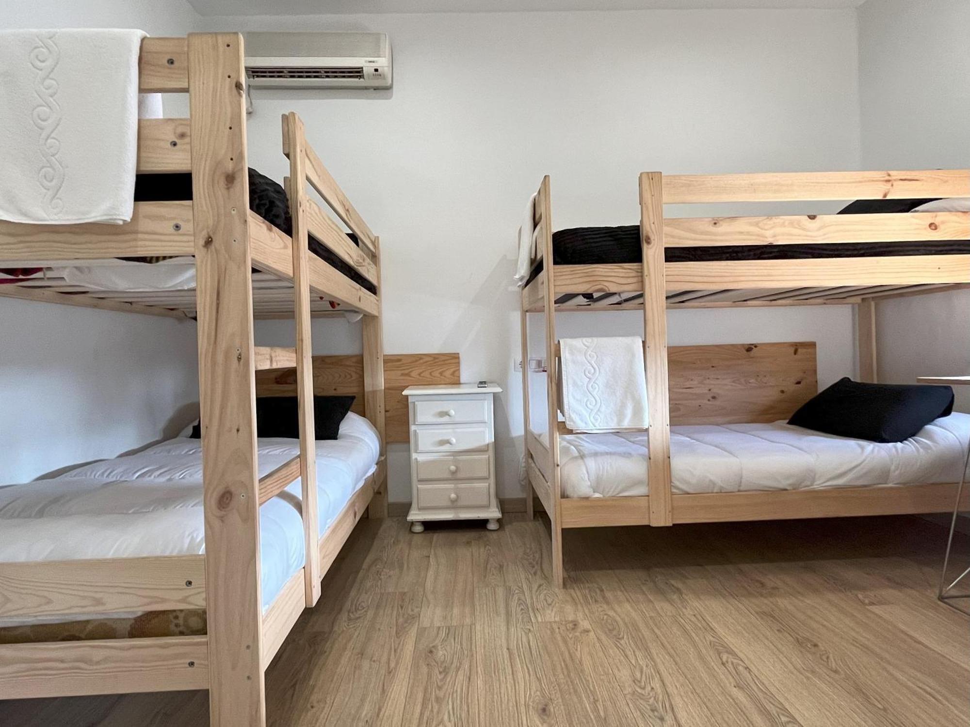 Pension Galicia Бадахос Экстерьер фото