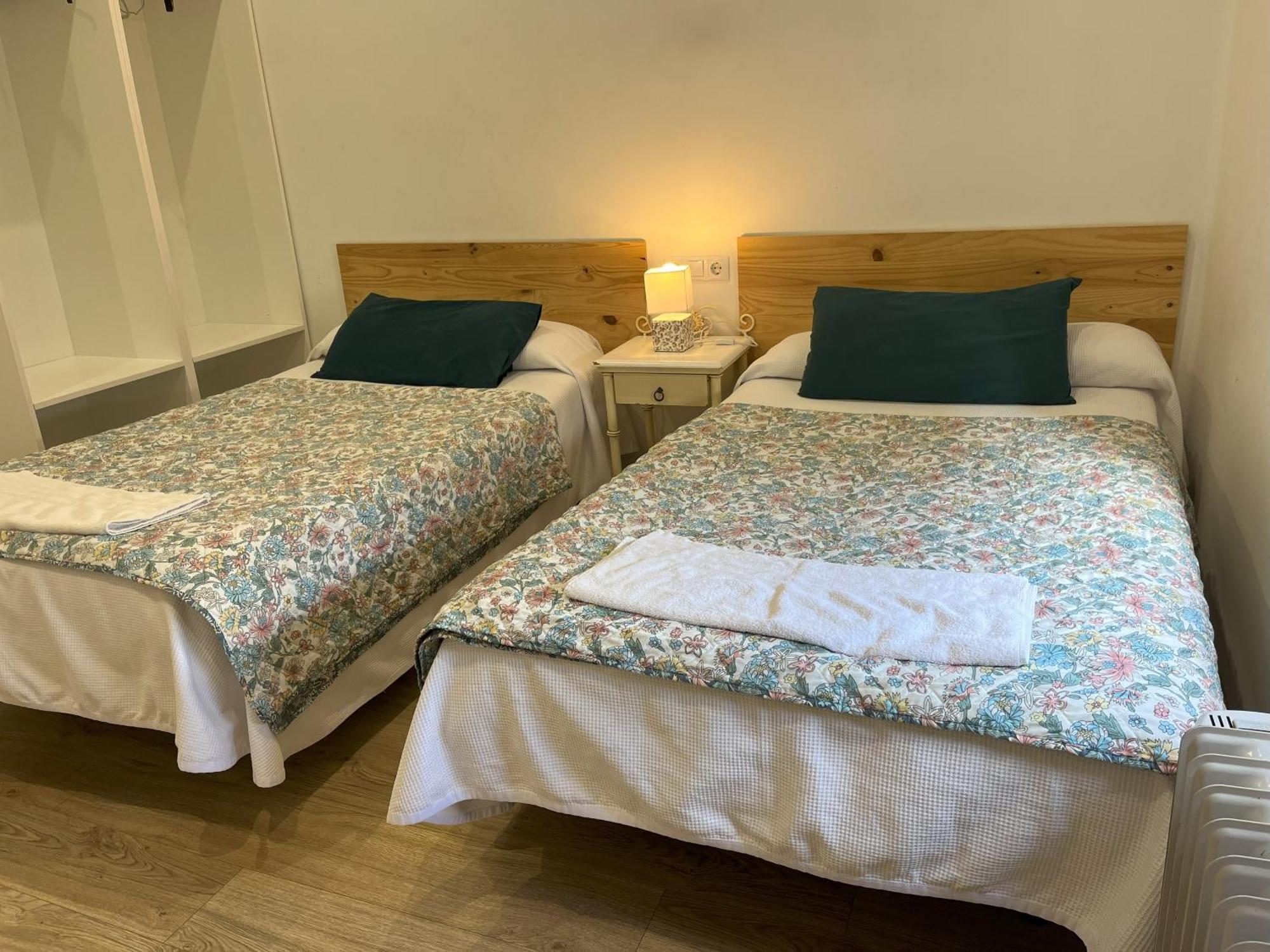 Pension Galicia Бадахос Экстерьер фото