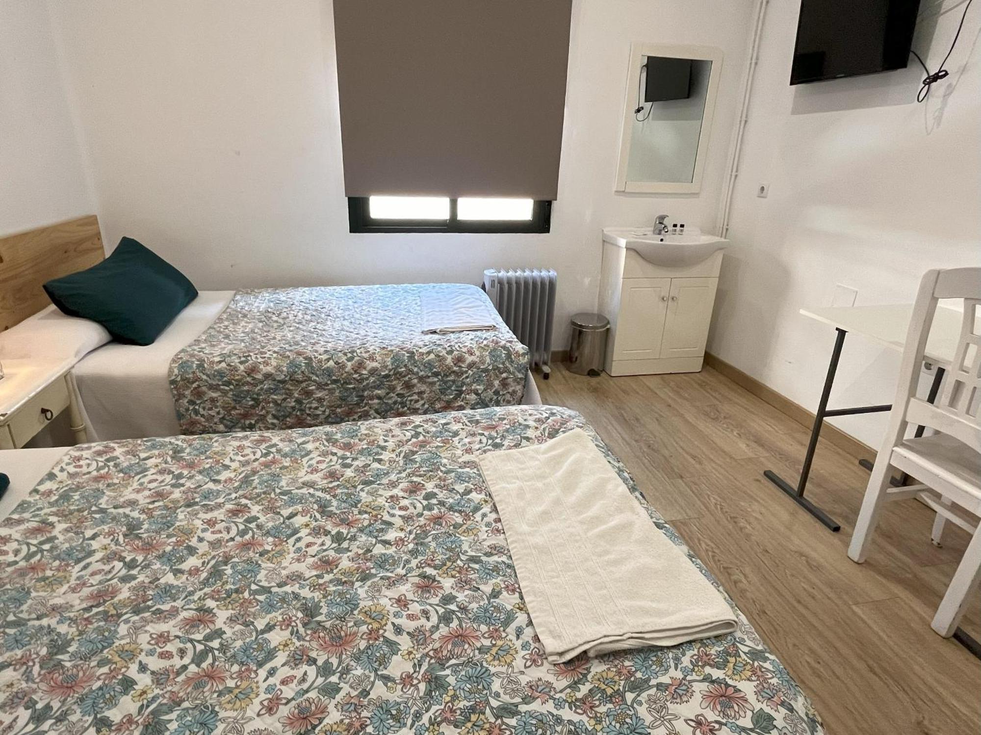 Pension Galicia Бадахос Экстерьер фото