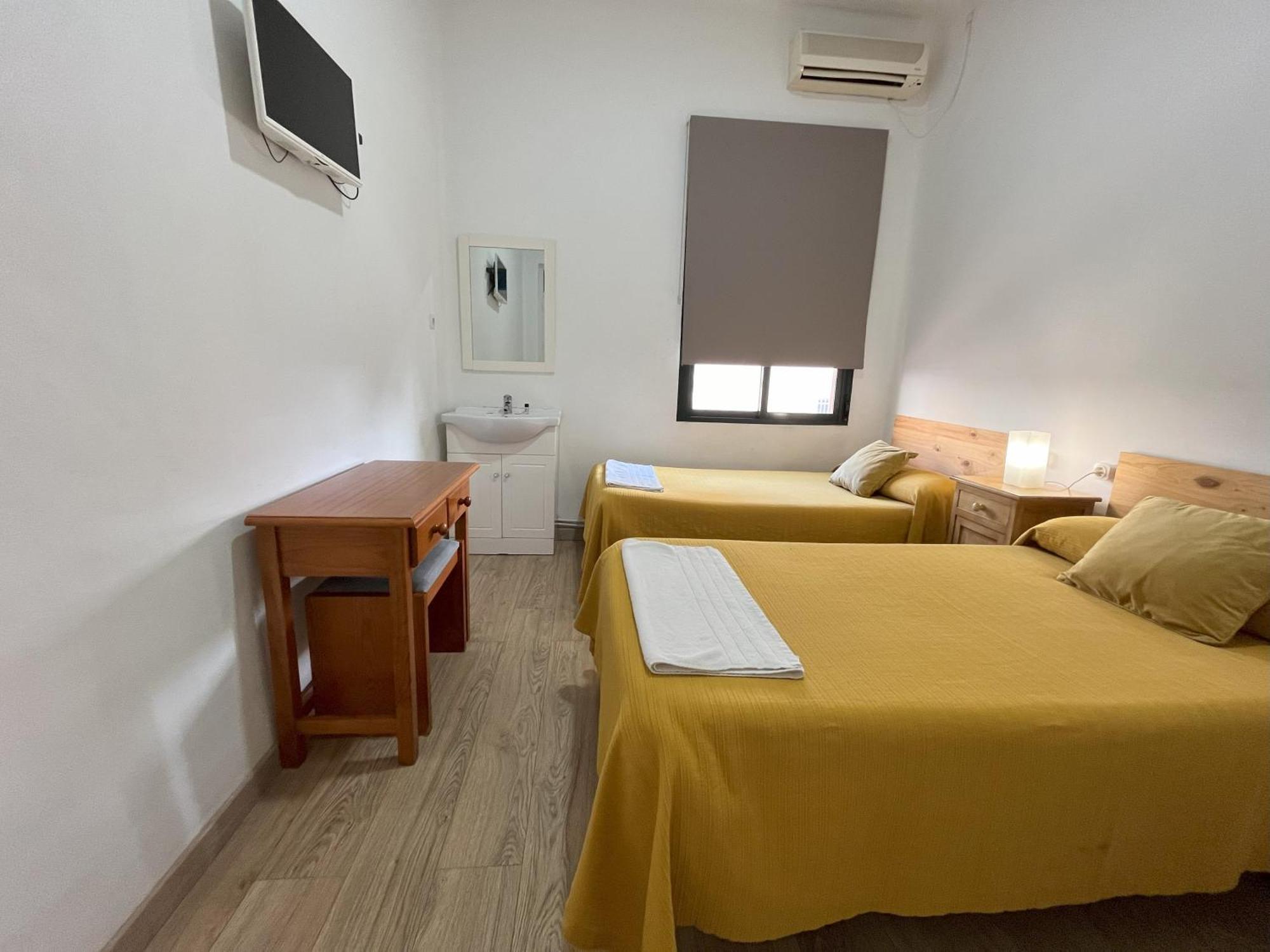 Pension Galicia Бадахос Экстерьер фото