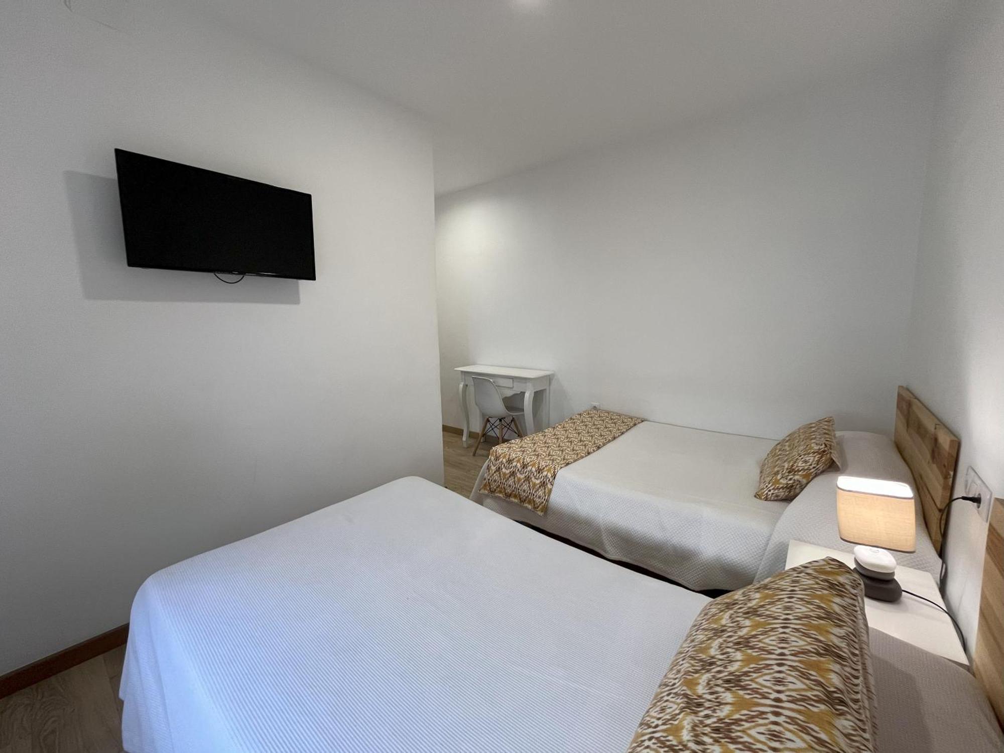 Pension Galicia Бадахос Экстерьер фото