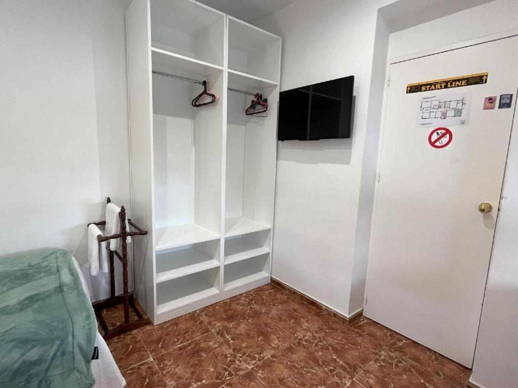 Pension Galicia Бадахос Экстерьер фото